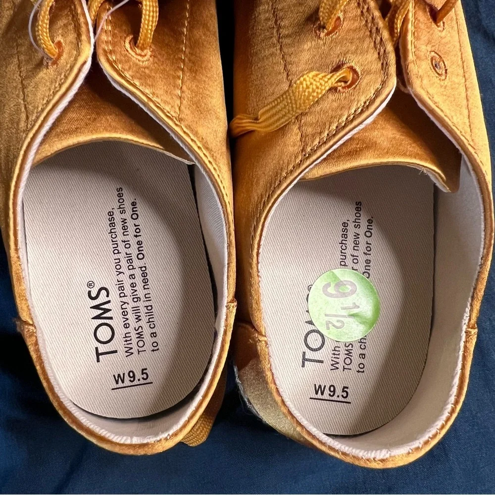 TOMS Yellow Gold Satin Lace Up Espadrille Sneaker NWT Women’s 9.5
